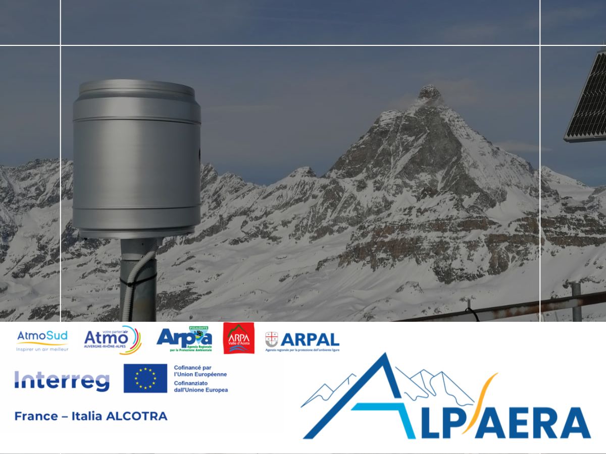 strumento di misura della qualità dell'aria, sullo sfondo il cervino. In primo piano i loghi dei partner di progetto.