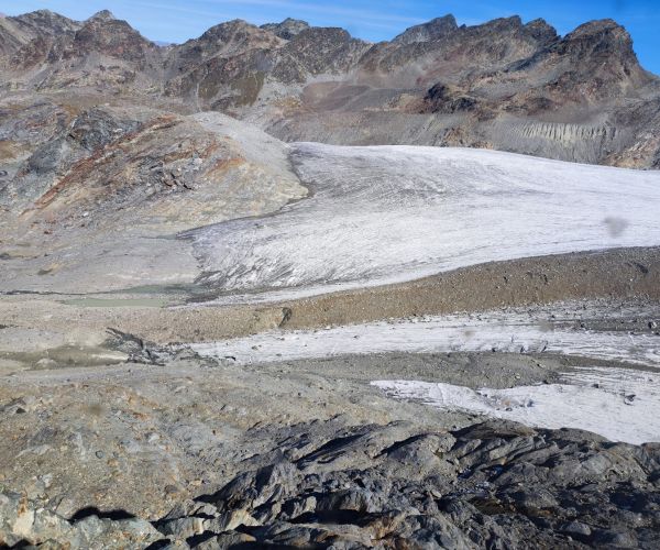 Ghiacciaio del Rutor: anno idrologico 2022/2023, nevaio e tante rocce